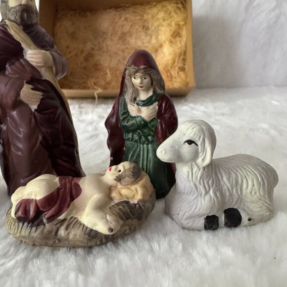 LA VIE Fine Ceramic 5 Piece Miniature Nativity Set Hand Crafted & Painted no lid - Picture 4 of 8